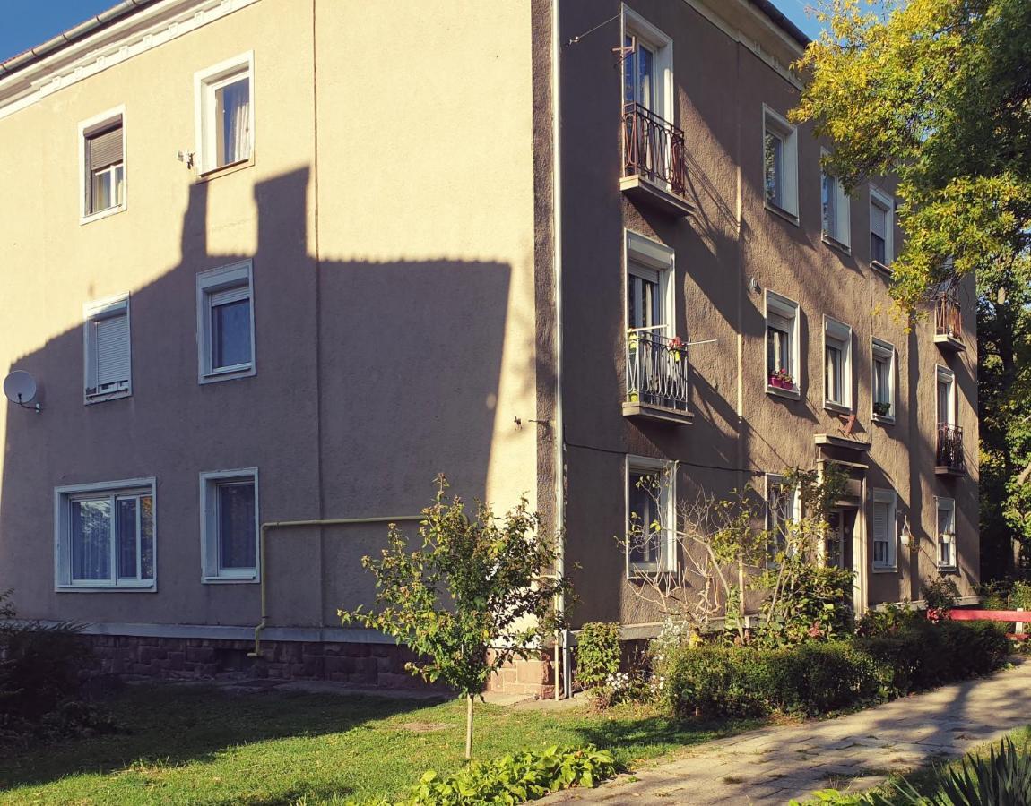 7Domb Apartman Komlo Екстер'єр фото